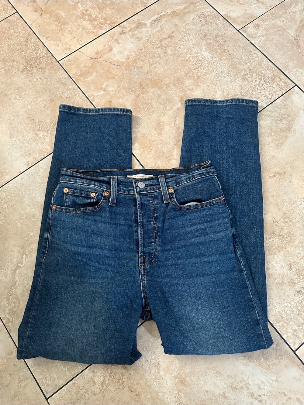 Levi’s Wedgie Straight Jeans - Picture 3 of 5